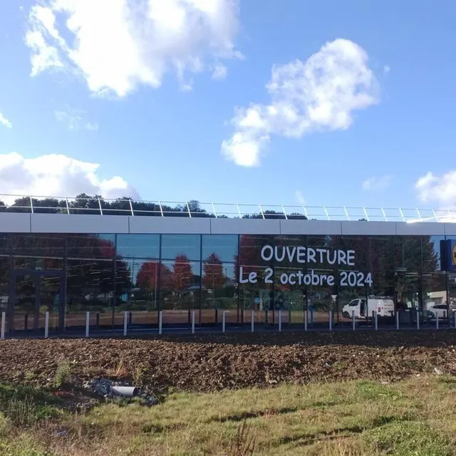 photo le magasin lidl de mareil-en-champagne a été entièrement reconstruit et il a gagné en surface de vente.  ©  ouest-france