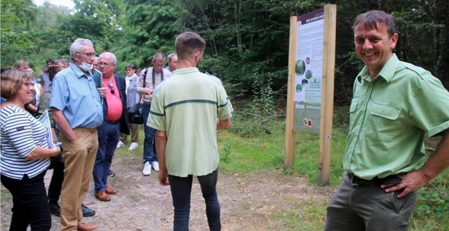 photo  des techniciens de l’office national des forêts (ici lors d’une visite) encadreront la journée de récolte des glands.  &copy;  archives le maine libre 