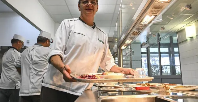 photo  isabelle jarrié tente chaque jour d’éduquer le palais des collégiens de connerré.  &copy;  photo le maine libre - denis lambert 