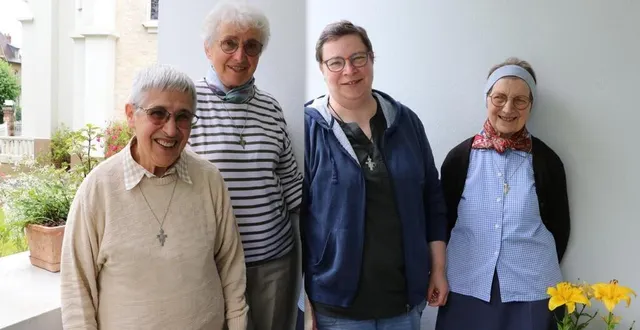 photo  à partir de la gauche, sœur odile, sœur yvonne, sœur hélène et sœur françoise.  &copy;  ouest-france 