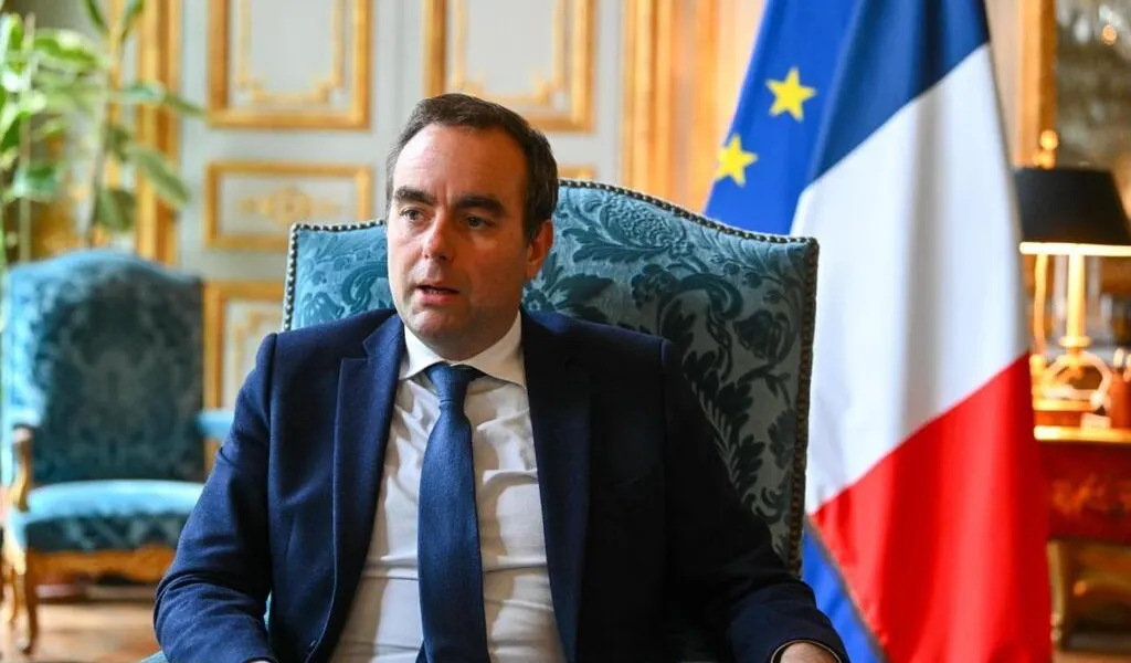 Le budget de la défense sera « plus important » en 2025, confirme Sébastien Lecornu Toulon