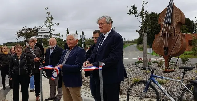 photo  marcel mortreau et rémy batiot, vice-présidents de le mans métropole aux côtés de stéphane le foll, président.  &copy;  le mans métropole. 