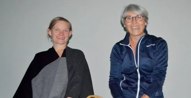 photo  anna geoffroy, professeur de yoga, et nelly choquet, présidente de l’association.  &copy;  le maine libre 