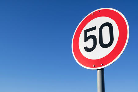 photo Faut-il généraliser la limitation de vitesse à 50 km/h à l'ensemble des périphériques et rocades ? Adobe Stock / Par Björn Wylezich