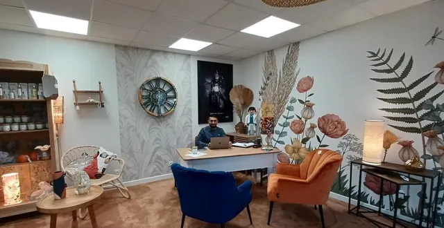 photo  julien baudin a reçu une centaine de personnes lors de l’inauguration de ses nouveaux locaux le 20 septembre 2024.   &copy;  le maine libre 