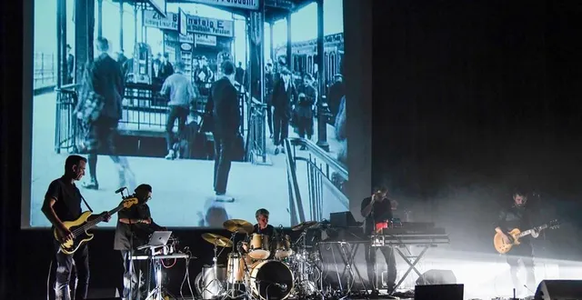 photo  saint-barthélemy-d’anjou, le 4 octobre 2024. dix ans après sa création pour le festival premiers plans, le ciné-concert imaginé par les angevins de zenzile autour du film de walter ruttmann, réalisé en 1927, est toujours aussi saisissant et fascinant.  &copy;  laurent combet 