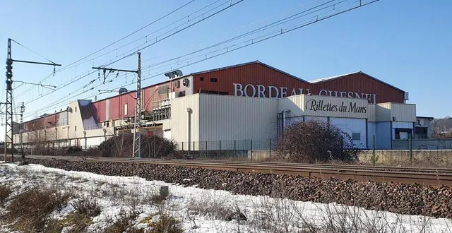 photo  l’ex-usine bordeau chesnel, à champagné, a été démolie. le site vient d’être racheté par la métropole du mans.  &copy;  archives ouest-france 