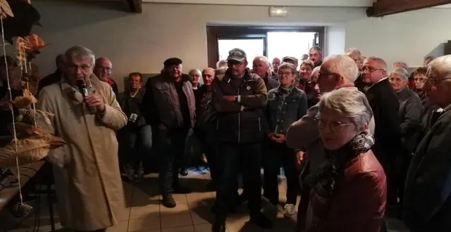 photo  philippe justeau accueille les bénévoles.  &copy;  maison des chasseurs 