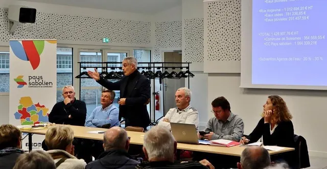 photo  le président du pays sabolien daniel chevalier a rappelé les obligations de la communauté de communes du pays sabolien en termes d’assainissement.  &copy;  ouest-france 