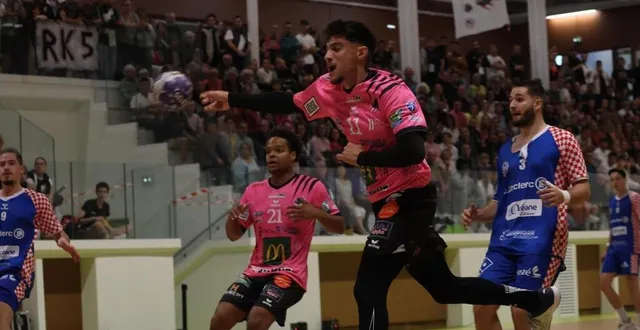 photo  bastien robin marque en moyenne plus de trois buts par match.  &copy;  paul mc carthy 