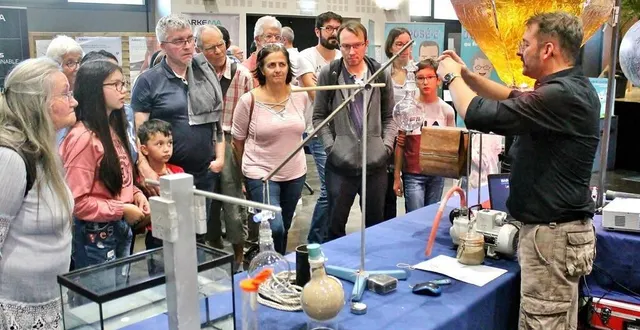 photo  la fête de la science revient à sablé-sur-sarthe, notamment dans la salle madeleine-marie, comme ici en 2023.  &copy;  ouest-france 
