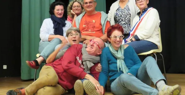 photo  chaque mardi soir, les comédiens de l’échancrure se retrouvent pour les répétitions.  &copy;  ouest-france 