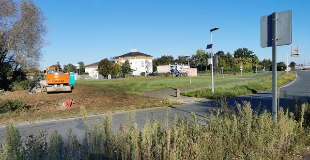 photo  les travaux du nouveau rond-point de la gèmerie débutent ce lundi 7 octobre 2024.  &copy;  le maine libre 