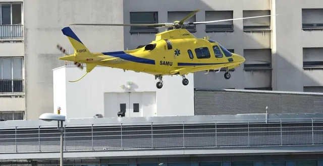 photo  deux équipes du smur - dont l’hélicoptère - ont été dépêchées sur un accident à loiré, dimanche 6 octobre. les trois personnes blessées sont prises en charge dans un état d’urgence absolue.  &copy;  archives ouest-france 