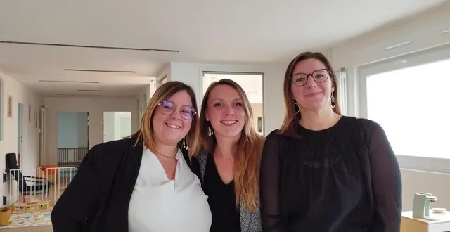 photo  charlotte, clémence et mélanie, les trois assistantes maternelles, qui prennent soin de leurs douzaines de pensionnaires.  &copy;  ouest-france 