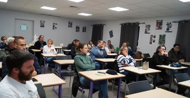 photo  seulement une vingtaine de personnes assistaient à l’assemblée générale, alors que le groupe scolaire accueille 372 élèves.  &copy;  ouest-france 