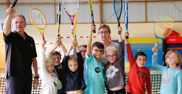 photo  arnaud bouanich (à gauche) enseigne au club depuis 12 ans, karine marmion préside le club depuis 2 ans.  &copy;  le maine libre 