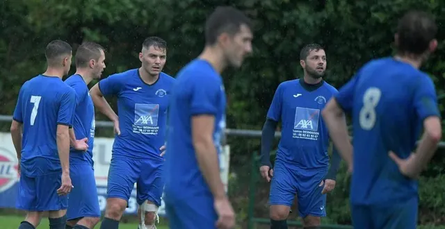 photo  de trois équipes la saison passée, le stade vouilletais est passé à une seule en 2024-2025, engagée en départemental 1. une rareté.  &copy;  co - marie delage 