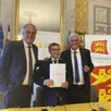 photo christophe de balorre, président du conseil départemental de l’orne ; joaquim pueyo, président de la cua et maire d’alençon, et hervé morin, président de la région normandie, ont signé un nouveau contrat de territoire ce mardi 8 octobre 2024.