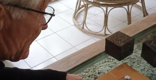 photo  bien vieillir chez soi, c’est continuer à vivre librement malgré les contraintes liées à l’âge, conserver son environnement familier et ses habitudes.  &copy;  ouest-france 