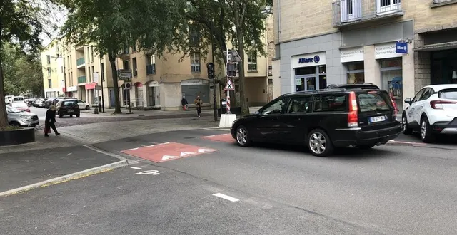 photo  rue de lattre-de-tassigny, à alençon, les riverains trouvent que la vitesse de certains automobilistes est excessive.  &copy;  ouest-france 
