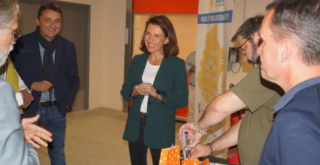 photo  jeudi 3 octobre 2024, la présidente de la région pays de la loire est allée à l’encontre des habitants de la communauté de communes maine cœur de sarthe.  &copy;  ouest-france 