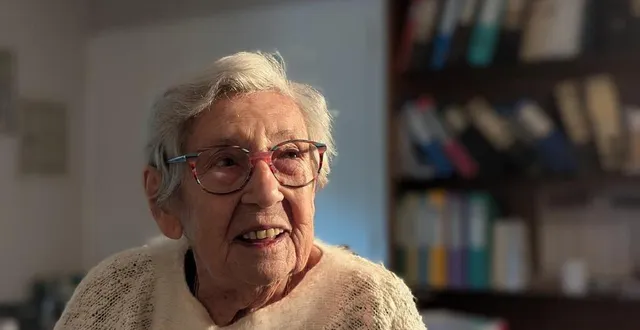 photo  odette bergoffen, juste parmi les nations, dans son domicile de la couronne angevine.  &copy;  ouest-france 