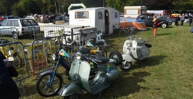 photo  les propriétaires et amoureux de véhicules anciens, utilitaires ou deux rouesse retrouveront à bazouges sur loir, ce dimanche.  &copy;  ouest-france 