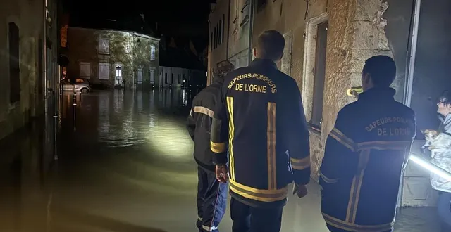 photo  à ceton (orne), la rue de l’église près de la maire est inondée, ce mercredi 9 octobre 2024.  &copy;  ouest-france 