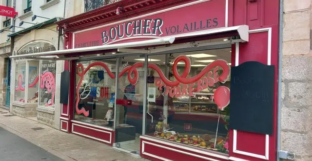 photo  les vitrines sont reliées par un ruban à l’occasion d’octobre rose.  &copy;  ouest-france 
