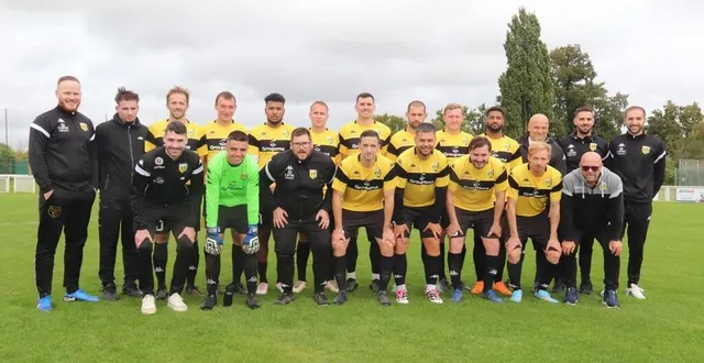 photo  le groupe de r3 de beaumont-sur-sarthe, qui porte l’objectif de montée en r2 cette saison.  &copy;  gilles sillé 