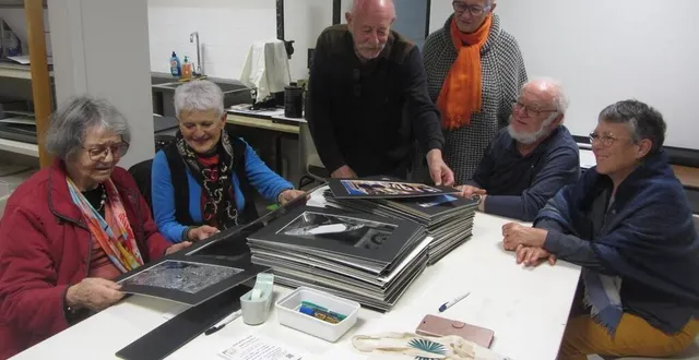 photo  de gauche à droite, chantal vigneron, christiane masson, trésorière ; patrick gilabert, président ; marie-claude richomme, jean-rené vigneron et claudine cachet s’apprêtent à fêter un 40e anniversaire flamboyant.  &copy;  ouest-france 