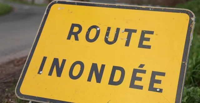 photo  à la suite des fortes précipitations observées lors du passage de la dépression kirk, plusieurs routes départementales sont toujours fermées à la circulation  &copy;  archives ouest-france 