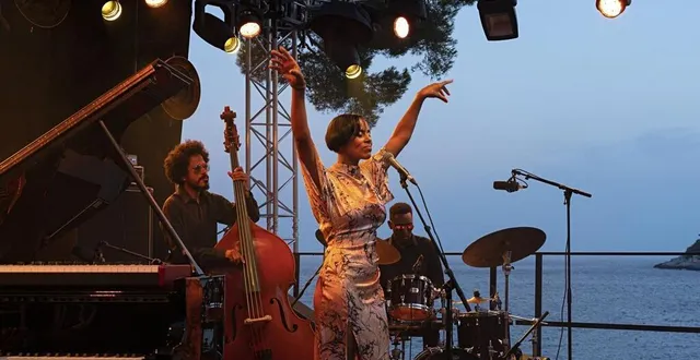 photo  samedi 12 octobre, à briouze, laura prince sera accompagnée de jean-michel trotoux, à l’accordéon ; clémence gaudin, à la contrebasse, et guillaume chevillard, à la batterie.  &copy;  photo presse 