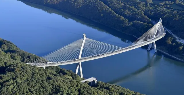 photo  vu du ciel en finistère 2019 - pont de terenez  &copy;  ouest-france 