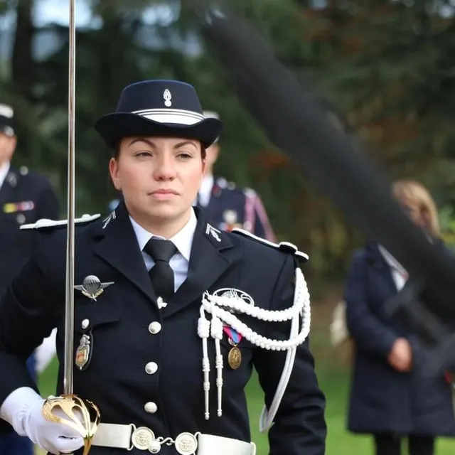 photo la prise de commandement de la lieutenante marjorie le gourierec, à la tête de la communauté de brigades de segré-en-anjou bleu, s’est déroulée au château de la douve, au bourg-d'iré, jeudi 10 octobre.  ©  ouest-france