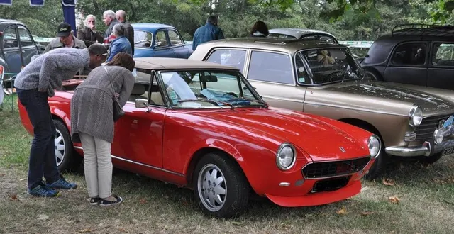 photo  cette bourse d’échange attire chaque année de nombreux curieux. là, le terrain a été rendu impraticable par les fortes pluies de ce milieu de semaine.  &copy;  archive le maine libre 
