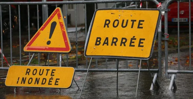 photo  à la suite du passage de la dépression kirk, deux routes départementales sont toujours fermées, ce vendredi, en sarthe.  &copy;  archives ouest-france 