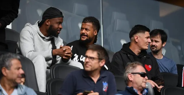 photo  ousmane camara et lois diony, deux des indésirables du groupe pro du sco, réintégrés depuis le début du mois.  &copy;  josselin clair 