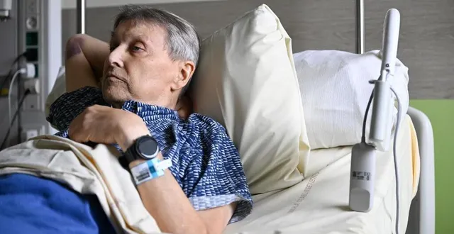 photo  angers, rue bocquel, 10 octobre 2024. après l’échec des derniers traitements curatifs, yannick sourisseau bénéficie depuis quelques jours de soins palliatifs à l’institut de cancérologie de l’ouest. il confie ses doutes et ses derniers espoirs avec la franchise qui le caractérise.  &copy;  co - josselin clair 