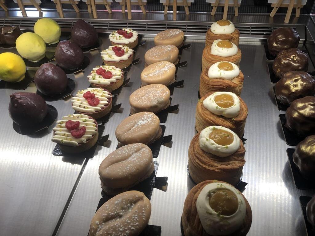 Cinq ans après l’ouverture, ces pâtisseries allégées en sucre partent