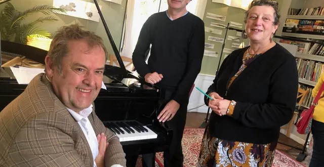 photo  yann giraud et philippe neau, musiciens, et évelyne simon, plasticienne, proposent une expérience sensorielle délicate, invitant à déambuler dans un paysage sonore et visuel.  &copy;  ouest-france 