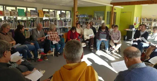 photo  la médiathèque accueille de nombreuses propositions pour partager des connaissances. ici anne-marie ozanam qui parle de lucien.  &copy;  ouest-france 