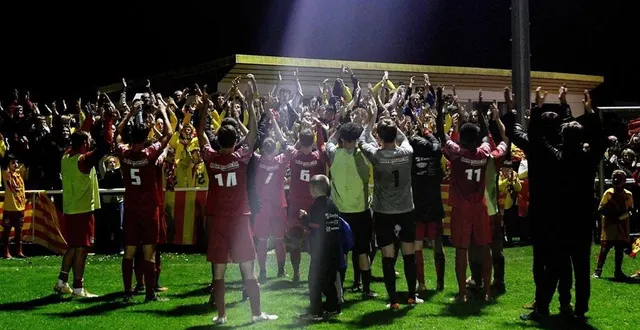 photo  tessy moyon a eu le droit à son clapping, malgré sa défaite face à avranches (1-3).  &copy;  jacques blondel 