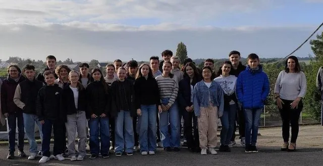 photo  une trentaine de jeunes allemands de la ville de hof, en bavière, ont séjourné au collège belle-vue du 3 au 10 octobre.  &copy;  le maine libre. 