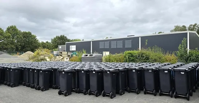 photo  les bacs, d’une contenance de 80 à 770 litres selon la taille du foyer, sont pucés et homologués.  &copy;  sud est manceau 