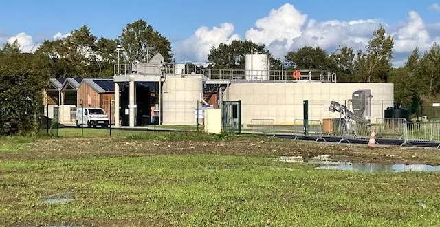 photo  des portes ouvertes étaient organisées samedi 12 octobre pour mieux comprendre le fonctionnement de la station. sinon, une pancarte panoramique présente un schéma de fonctionnement.  &copy;  le maine libre 