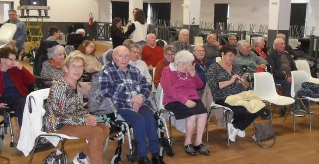 photo  une vingtaine de résidents ont assisté à la séance ciné.  &copy;  le maine libre. 
