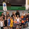 photo  trois joueurs du msb se sont rendus au cercle olympique laigné-saint-gervais-en-belin, mercredi. 