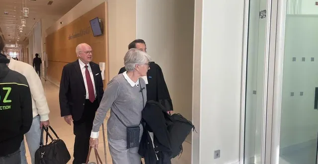 photo  alain lambert, à son arrivée au tribunal de paris.  &copy;  ouest-france 